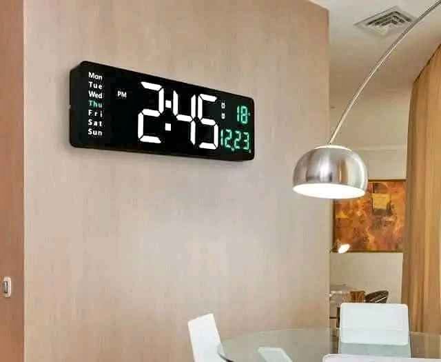 Montre Murale Numérique LED